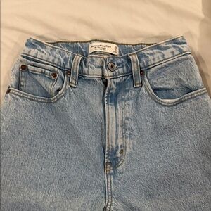 Abercrombie The 90s Straight Ultra High Rise Jean Curve Love